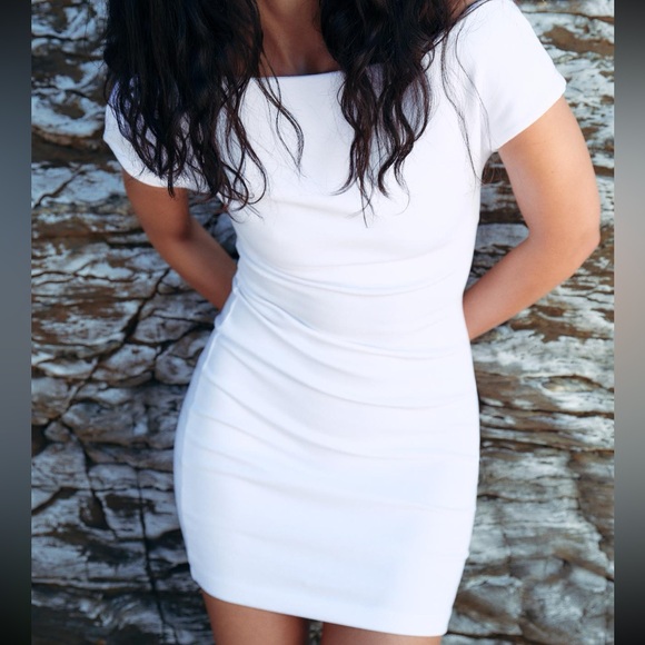 BRAND NEW LIME GREEN BACKLESS MINI DRESS SIZE XS - Picture 3 of 6